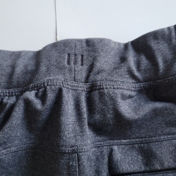 Lululemon athletica Men's shorts size small. - Picture 7 of 8